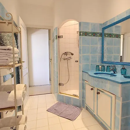 فيلة La Romarine *