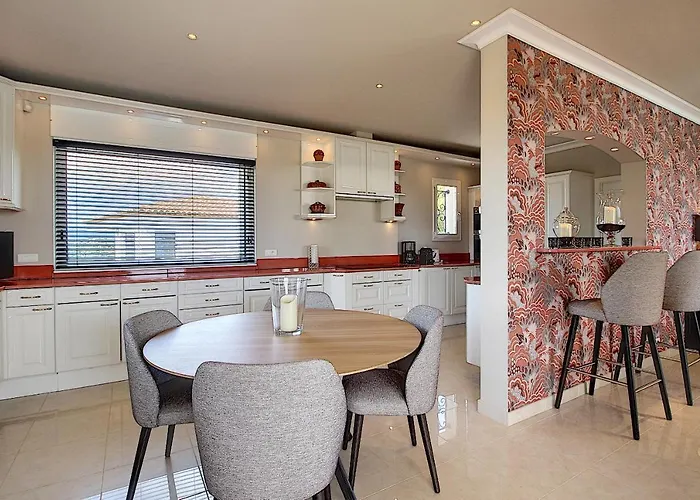 La Romarine Σαιντ-Μαξίμ