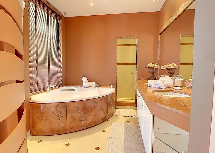 La Romarine Σαιντ-Μαξίμ